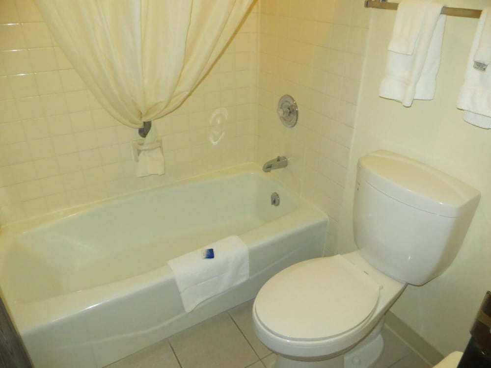 Red Coach Inn - photo 18