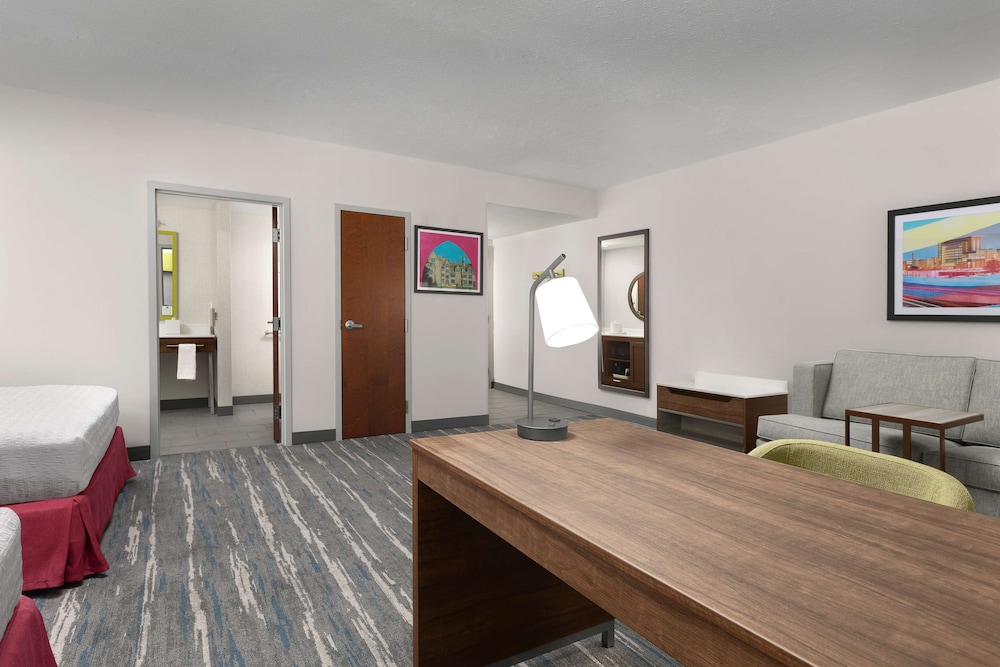 Hampton Inn & Suites Durham University Medical Center - photo 14