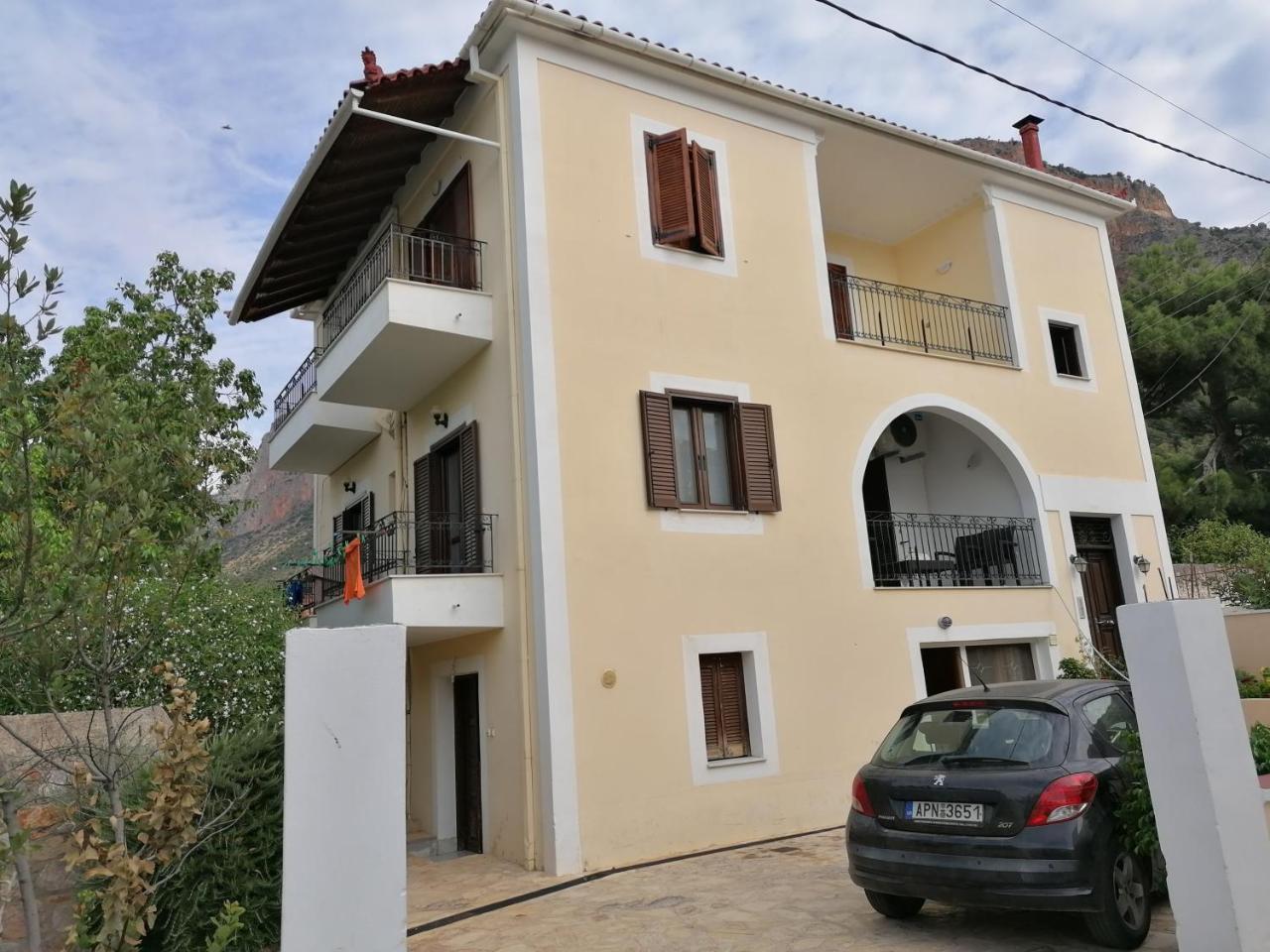 Apartment Theodoros — 4-Star Luxury Hotel in Leonidio, Greece