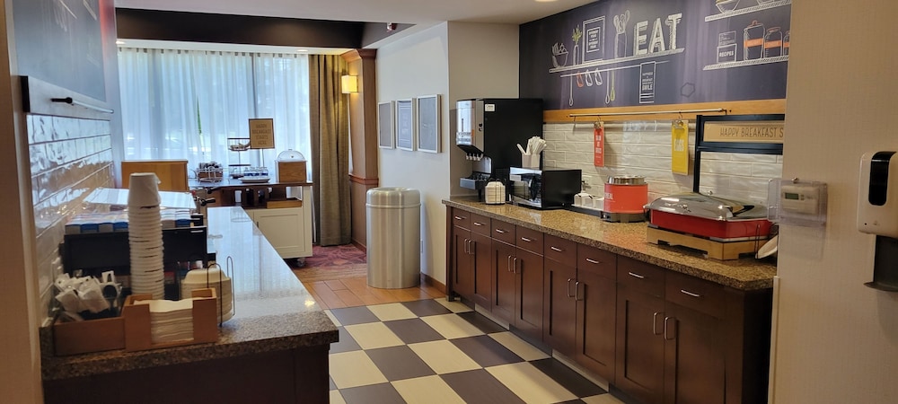Hampton Inn Lafayette - photo 42