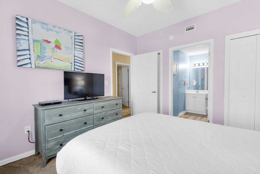 Summerwind Center 704 — 4-Star Luxury Hotel in Navarre, United States