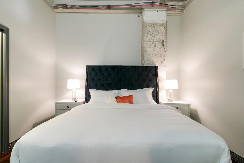 Luxury Downtown Dallas Stay by Amyfinehouse - photo 288