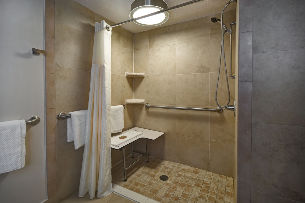 DoubleTree By Hilton Hotel Augusta - photo 10