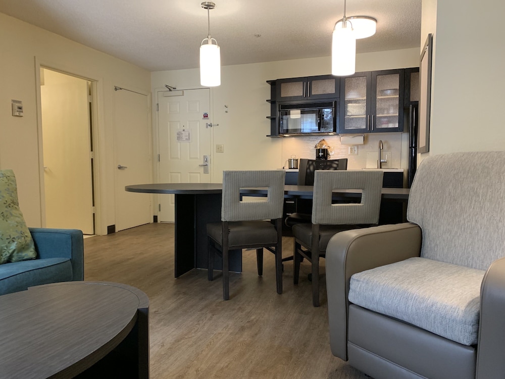 Candlewood Suites Raleigh Crabtree by IHG - photo 13
