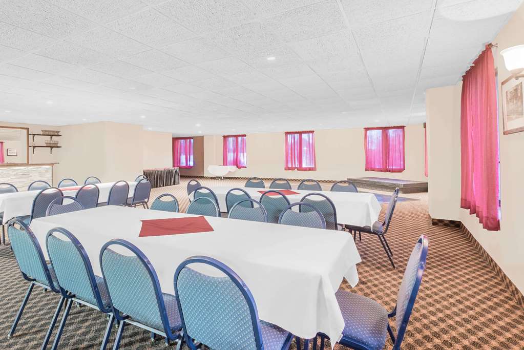 Days Inn by Wyndham Springfield Phil.Intl Airport - photo 14