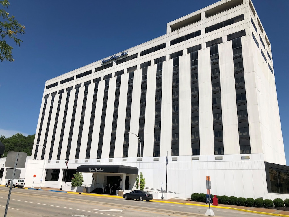 Capital Plaza Hotel - photo 41