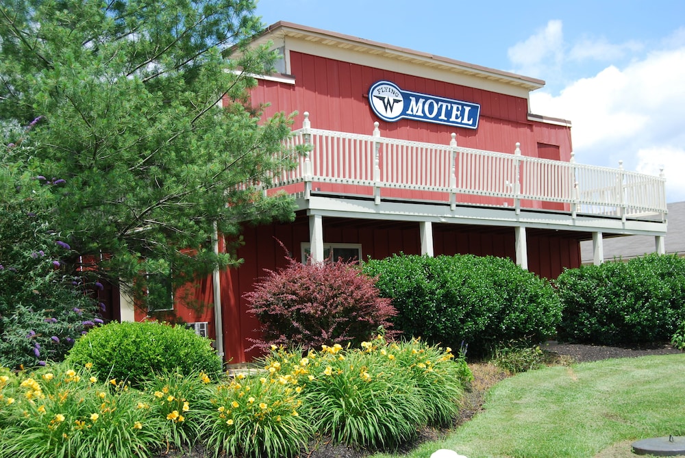 Flying W Airport & Resort in Medford, United States