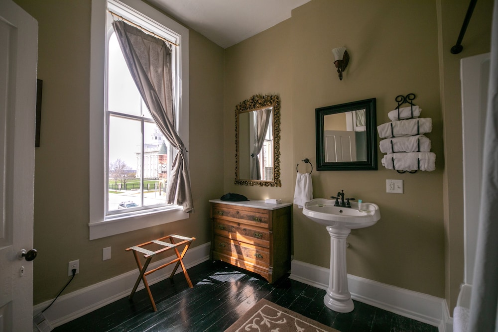 Nauvoo Temple House Hotel - photo 55