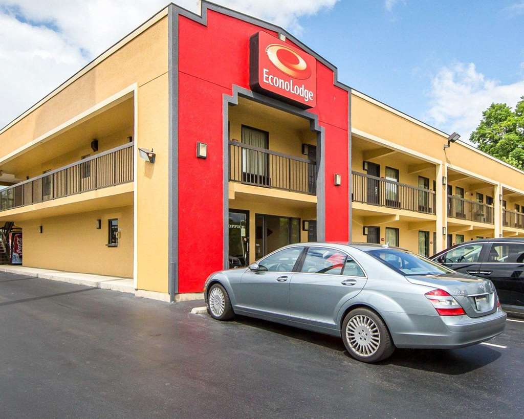 Econo Lodge Knoxville North - photo 4