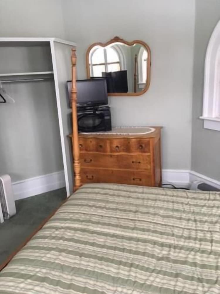 Victorian Charm Inn - photo 23
