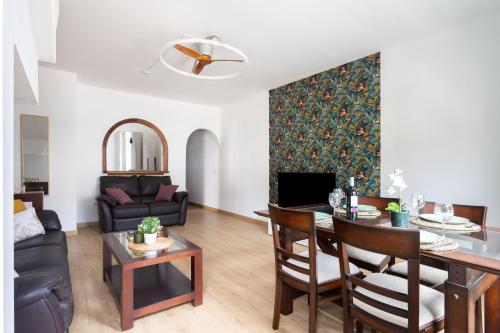 Las Caletillas Sea View Penthouse — 4-Star Luxury Hotel in Candelaria, Spain