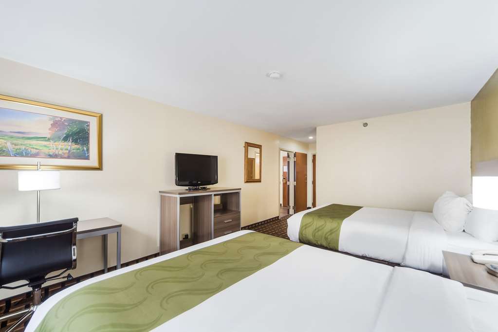 Quality Inn Lincoln Cornhusker - photo 15