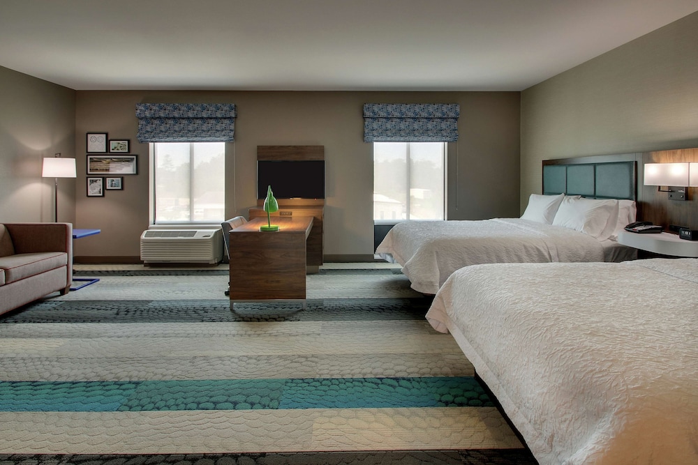 Hampton Inn & Suites Southport - photo 18