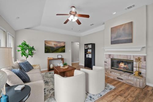 Modern Home Close to It All in DFW Texas — 4-Star Luxury Hotel in Grand Prairie, United States