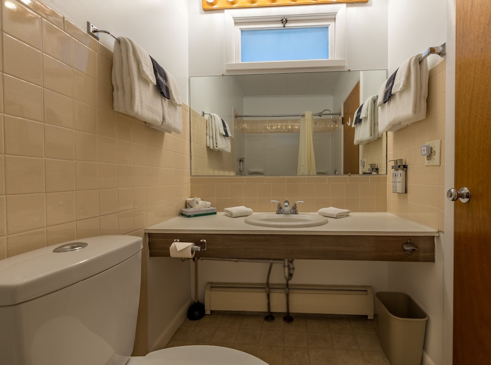 The Grayhaven Motel - photo 37