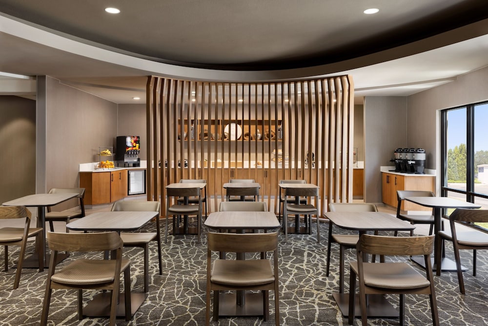 SpringHill Suites by Marriott Fresno - photo 38