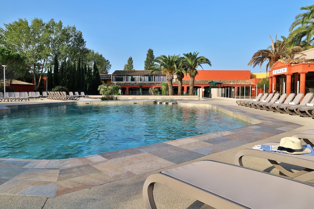 Sowell Family Les Amandiers in Arles, France