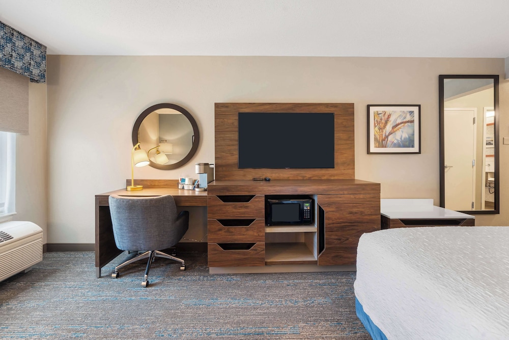 Hampton Inn Ottawa - photo 13