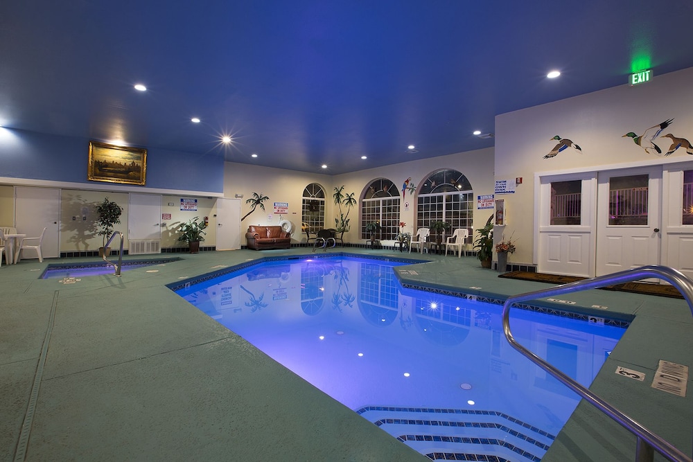 Prospector Hotel & Gambling Hall - photo 14