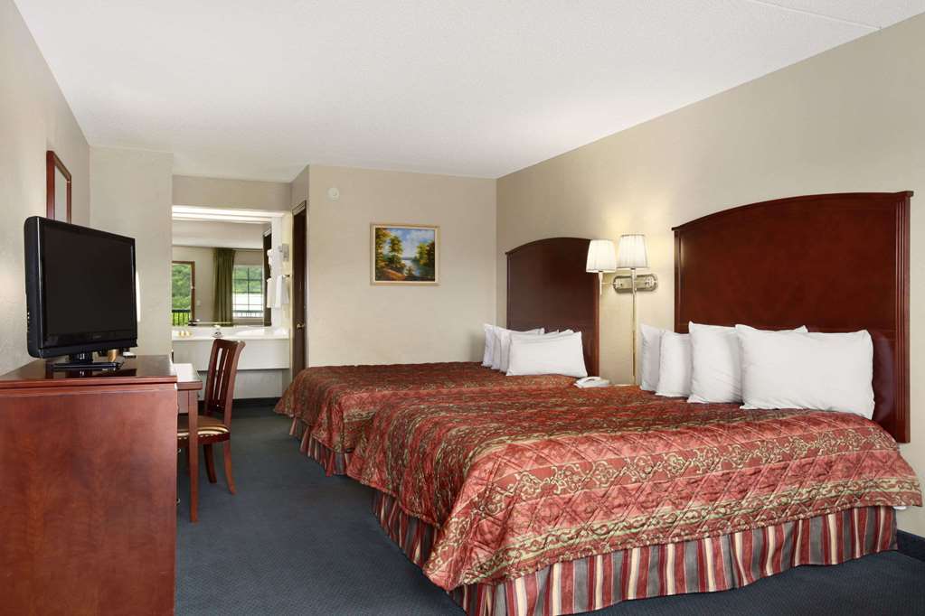 Days Inn Branson Near The Strip - photo 32