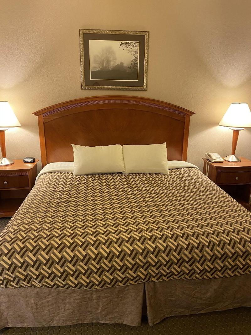 A Riverside Inn Travelodge by Wyndham - photo 31
