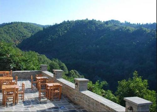 Hotel Dryades - carbon neutral hotel in Asprangeloi