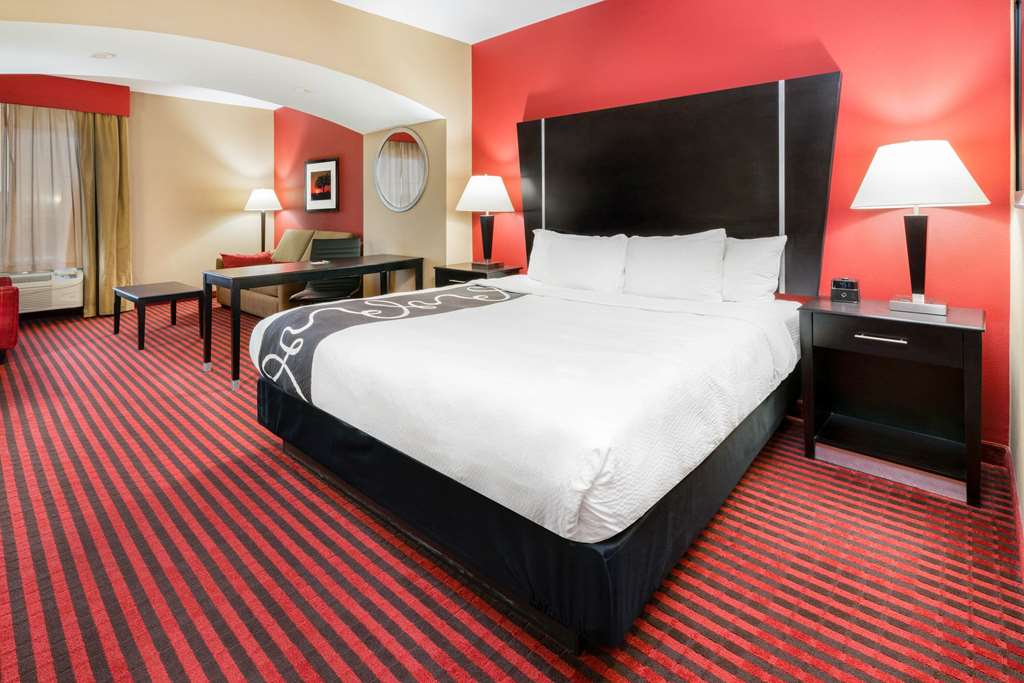 La Quinta Inn & Suites by Wyndham Boutte - photo 21
