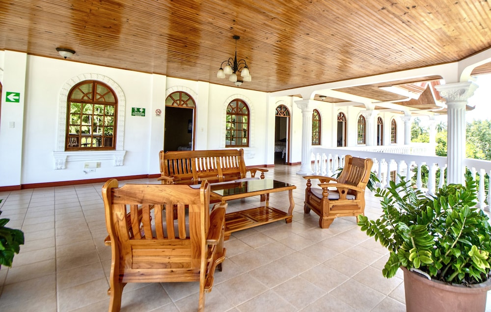 Hotel Los Higuerones in Canoas, Costa Rica