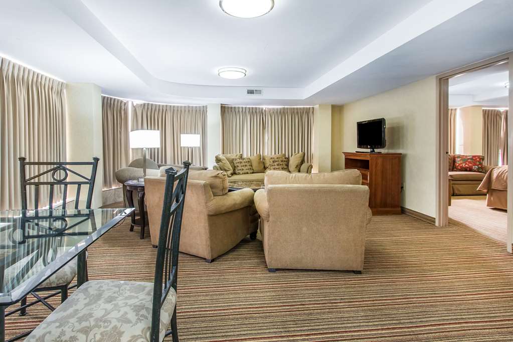 Ramada by Wyndham Tulsa Broken Arrow - photo 11