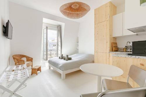Charming Studio Ideally Located in Paris 9th - last minute hotel in Paris