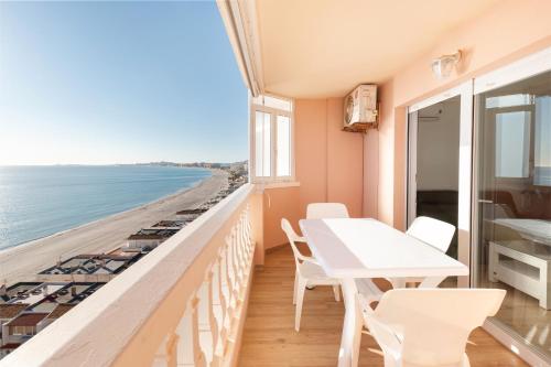 Apartamentos Turísticos Isla Grosa — 4-Star Luxury Hotel in La Manga Del Mar Menor, Spain