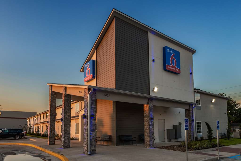 Studio 6 Lake Charles LA - featured photo