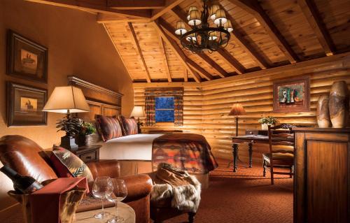 Rustic Inn Creekside - photo 5