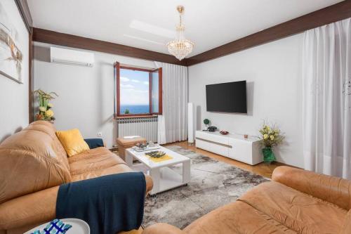 Deluxe Apartment Ana 100 m from the beach — 4-Star Luxury Hotel in Opatija, Croatia