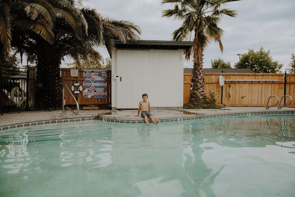 Triangle Motel - photo 38