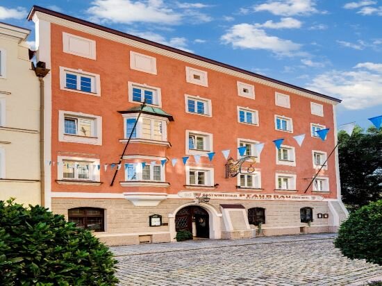 Altstadt und Businesshotel Pfaubräu Brauereigasthof Frühstücksbuffet kostenfreie Radgarage Hunde willkommen pet-friendly hotel Trostberg An Der Alz
