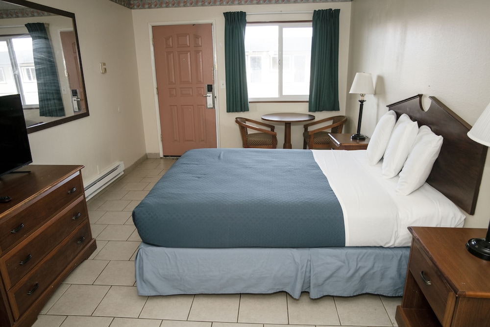 Pacific Inn - photo 5