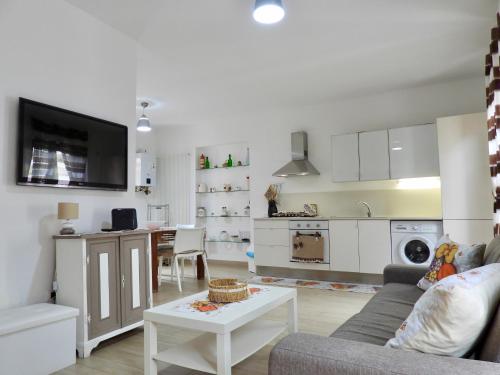 A Casa di Eli Apartment — 4-Star Luxury Hotel in Palermo, Italy
