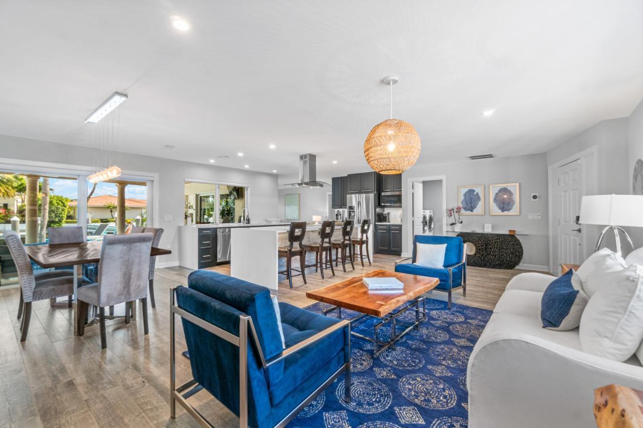 Seven Palms Waterfront Private Dock Heated Pool & Lanai Walk to beach by Maven Vacation Rentals — 4-Star Luxury Hotel in West Palm Beach, United States