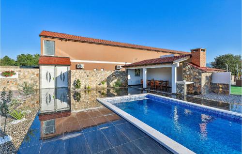 Cozy Home In Ugljane With Wifi — 5-Star Luxury Hotel in Trilj, Croatia