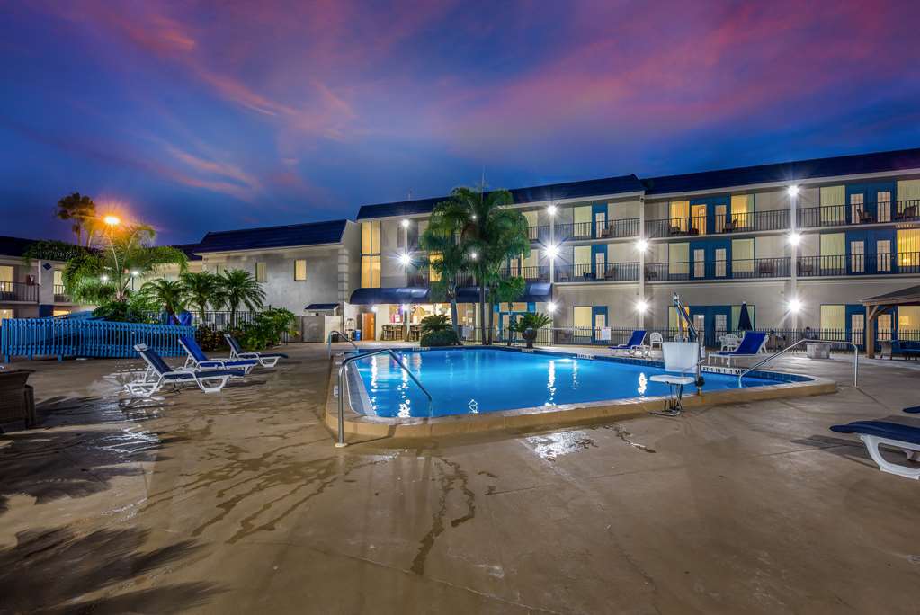 Clarion Inn & Suites Central Clearwater Beach - photo 60