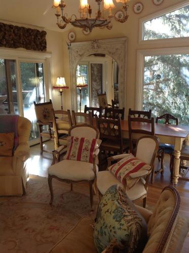 Unique Penthouse in the HEART of Vail Village in Vail, United States