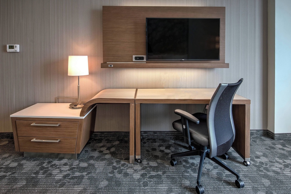 Courtyard by Marriott Kansas City Downtown Convention Center - photo 9