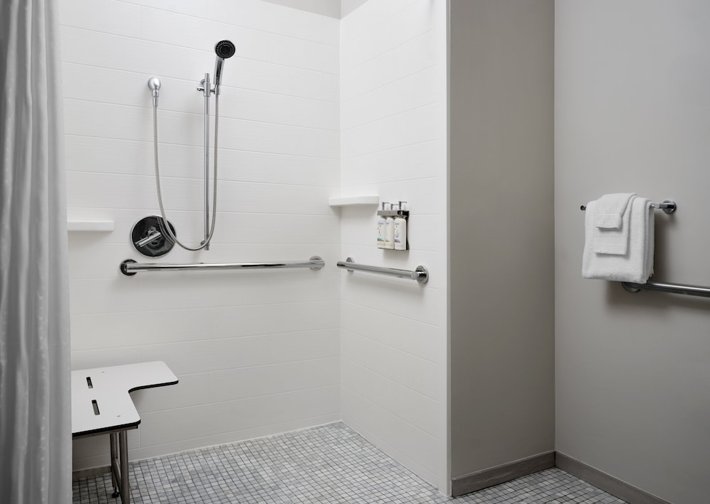 Holiday Inn Express Hotel & Suites Peru Lasalle Area by IHG - photo 31