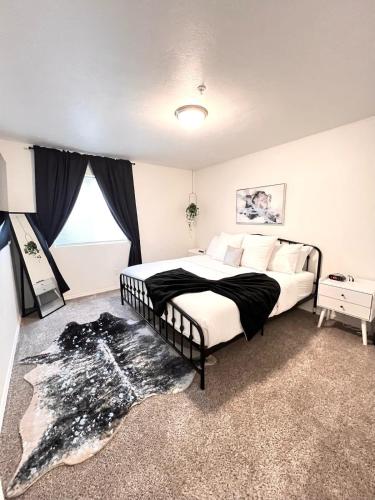Modern & Stylish King bed WiFi — 4-Star Luxury Hotel in Spokane Valley, United States