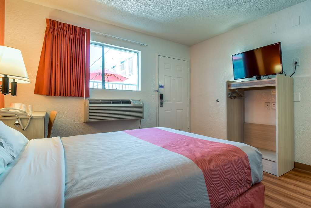 Motel 6 Rowland Heights CA Los Angeles Pomona - photo 8