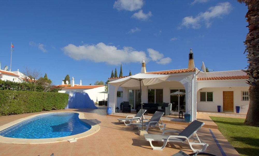 16 Centeanes Fabulous Location Just Short Walk t in Lagoa, Portugal