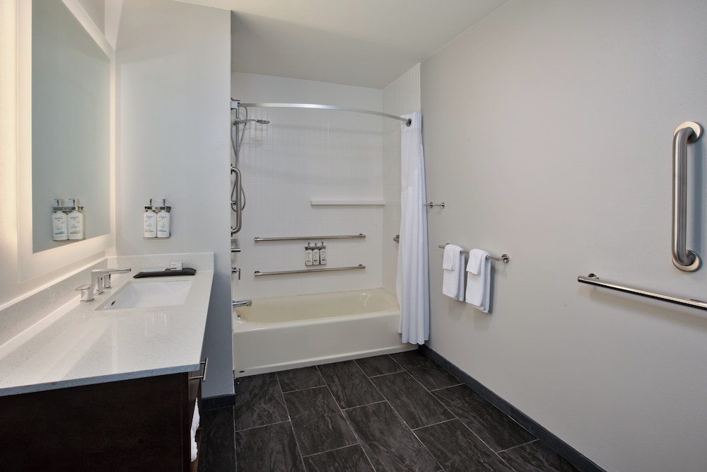 Staybridge Suites Ames - photo 22