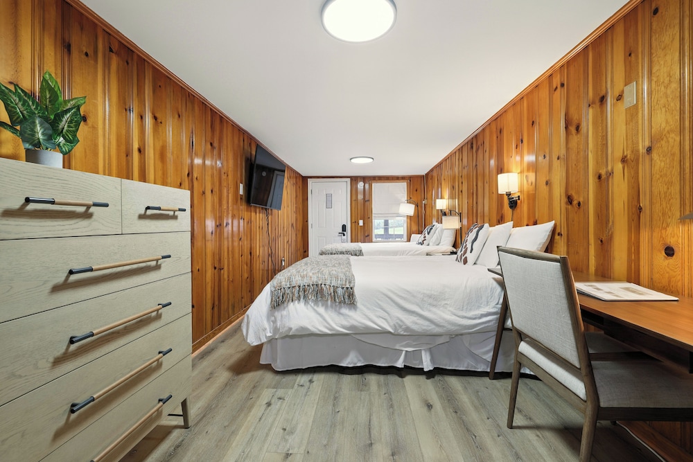 Hillside Motel LLC - photo 79