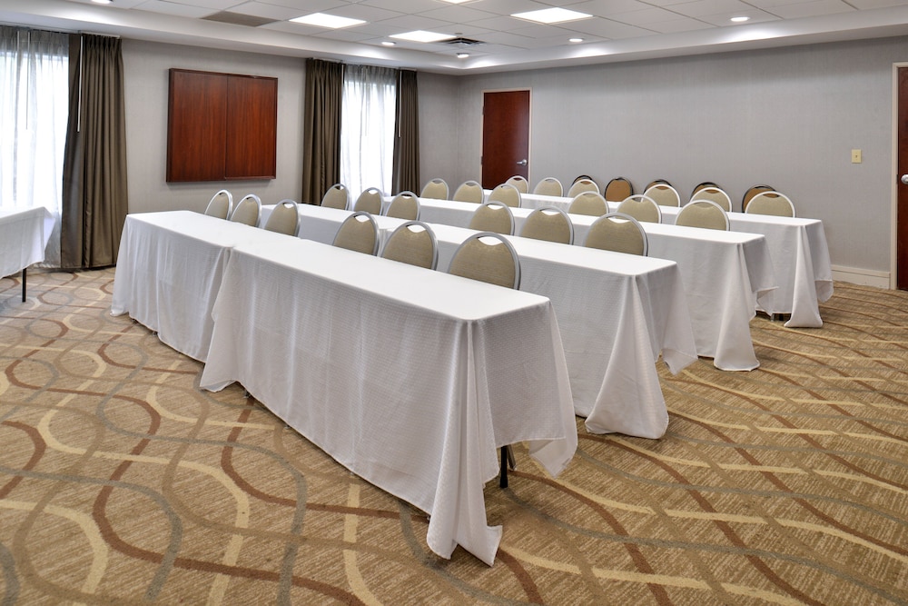 Holiday Inn Express Hotel & Suites Lafayette by IHG - photo 31